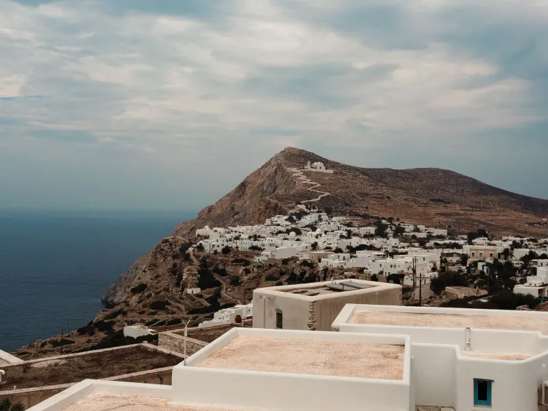 Γη, Φως και Δημιουργία: Πώς η Ελληνική Γεωγραφία Μορφώνει τους Καλλιτέχνες της